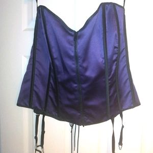Torrid Vintage Corset Zip front beautiful!